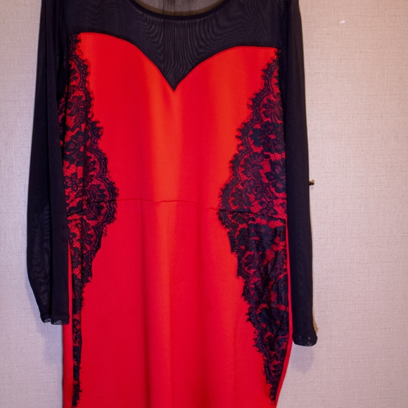 Elegant Red and Black Lace Dress - Picture 1 of 1